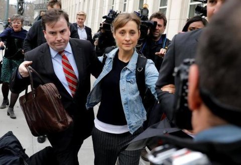 Nachrichten: Smallville-Star Allison Mack vorerst auf ...